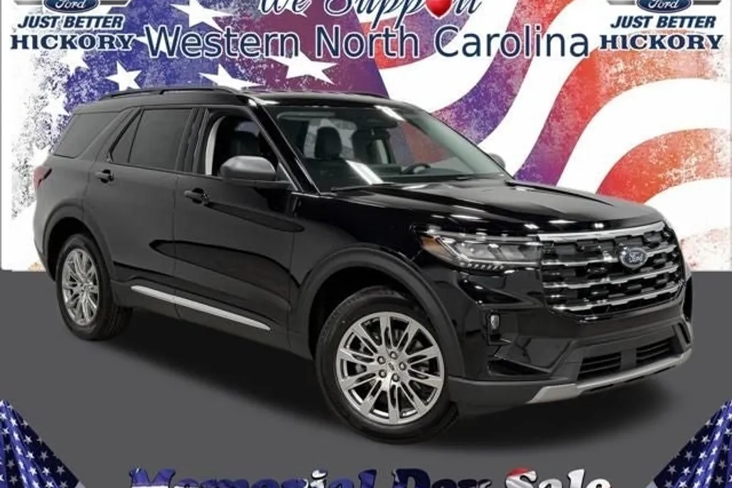 2025 Ford Explorer photo 1