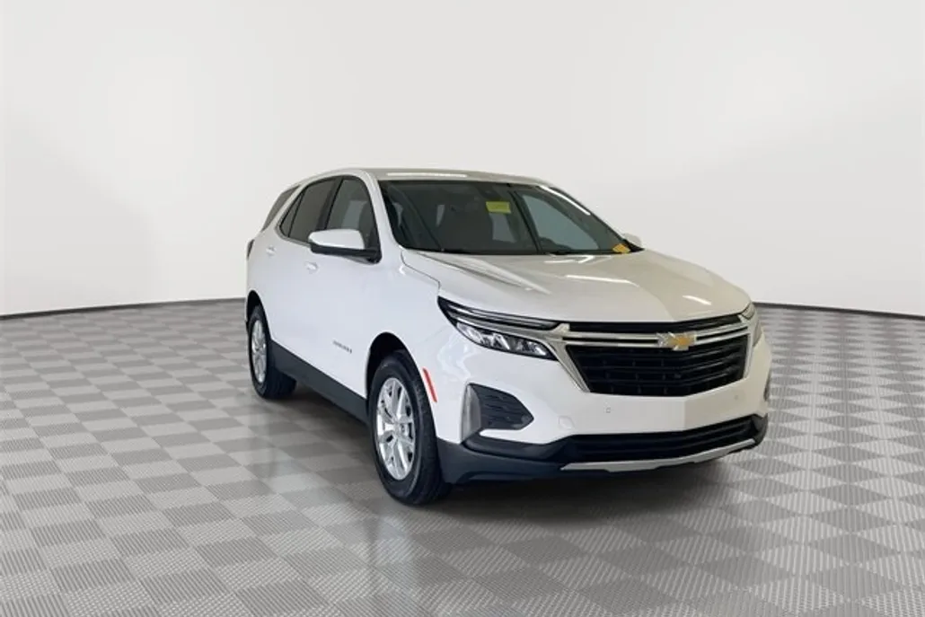 2022 Chevrolet Equinox LT photo 1