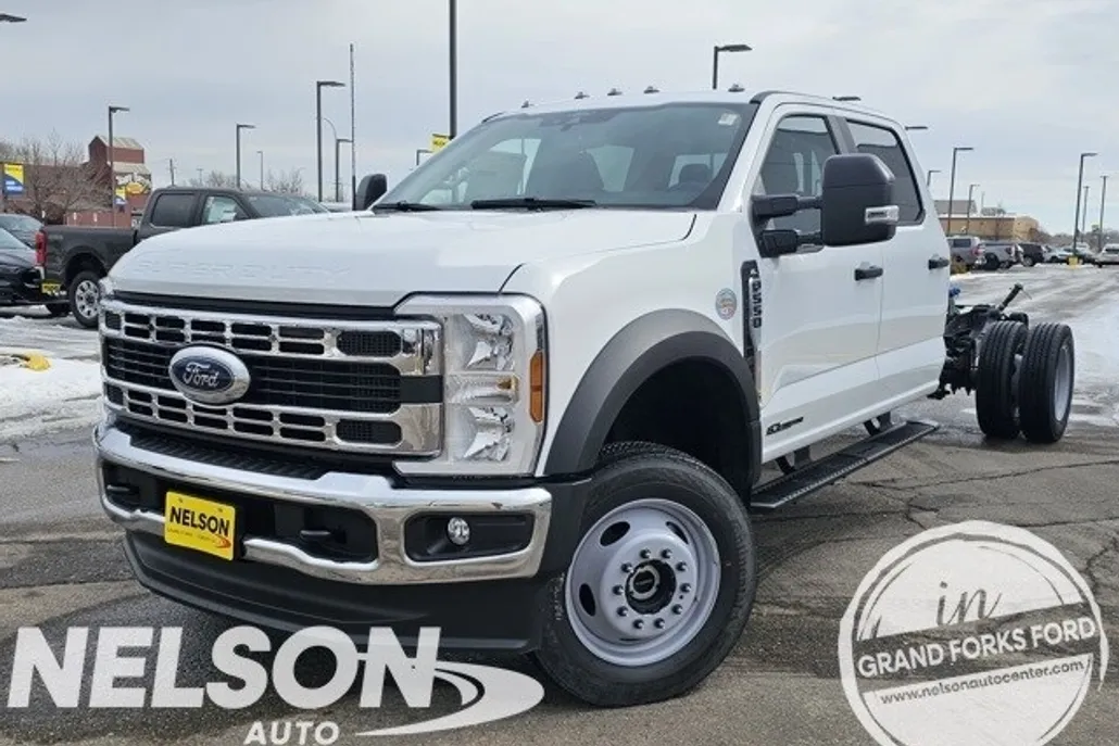 2025 Ford F-550 photo 1