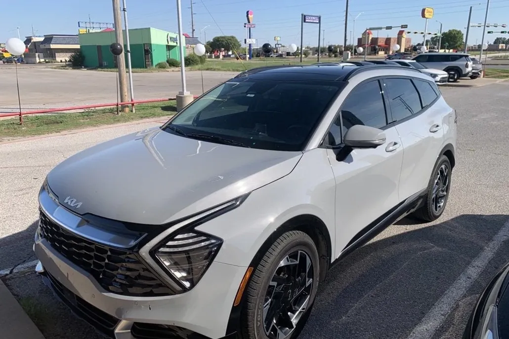 2023 Kia Sportage photo 1