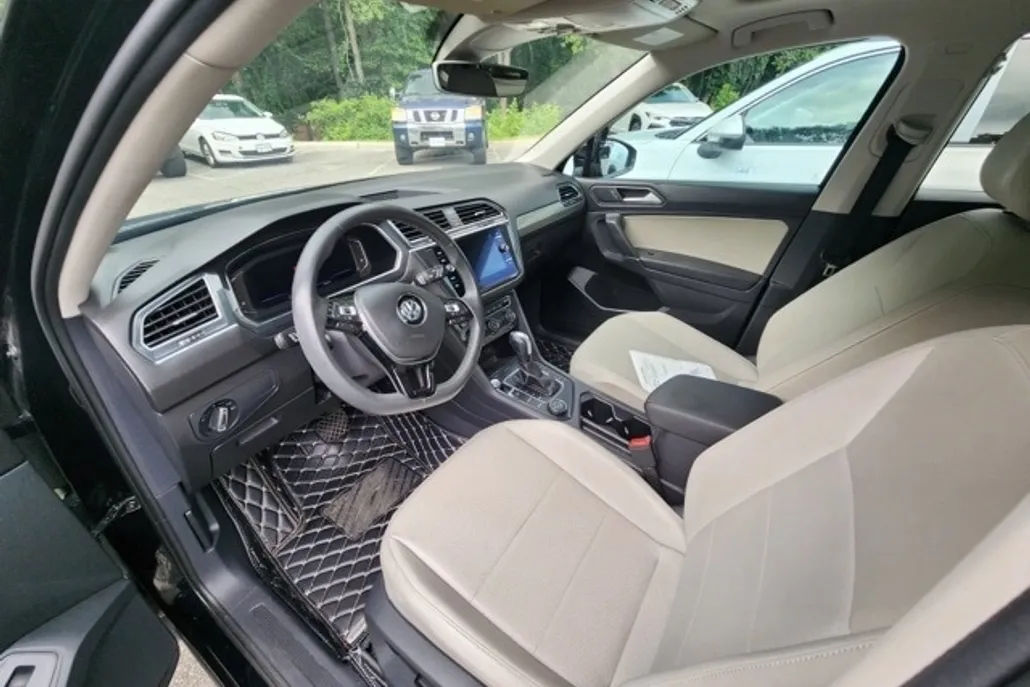 2020 Volkswagen Tiguan SEL photo 1
