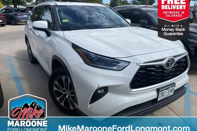 2021 Toyota Highlander XLE photo 1