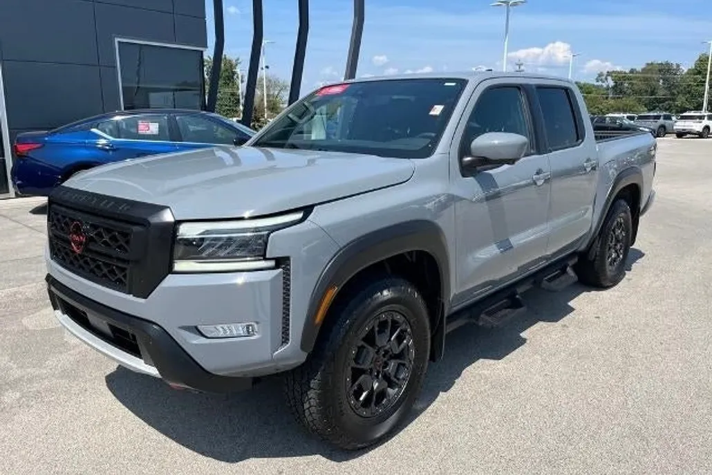 2023 Nissan Frontier Crew Cab PRO-4X photo 1