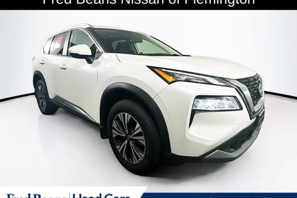 2022 Nissan Rogue SV photo 1