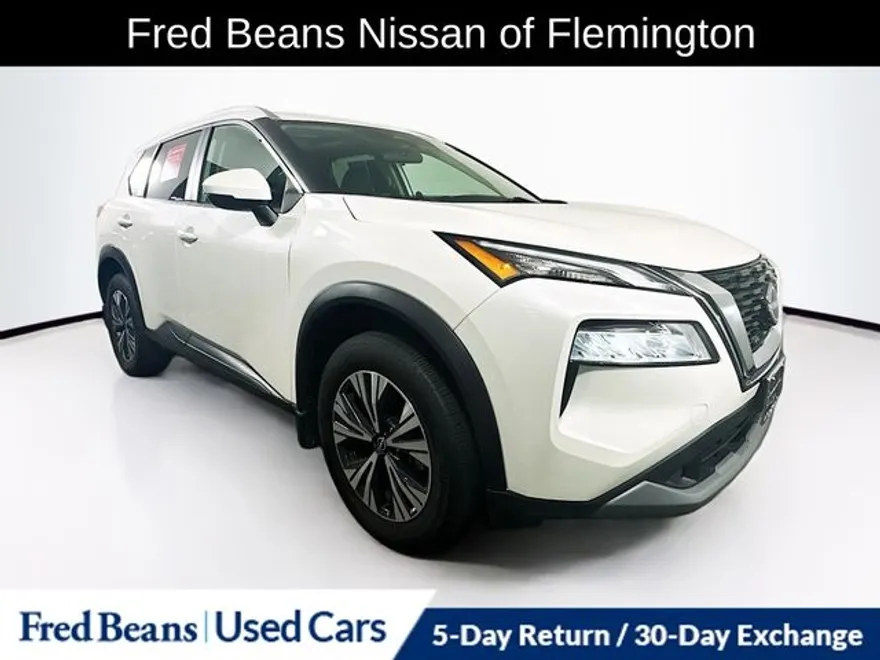 2022 Nissan Rogue SV photo 1