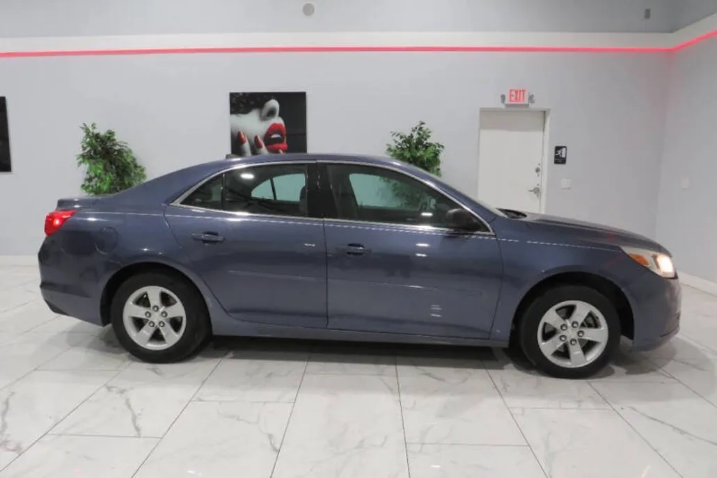 2014 Chevrolet Malibu LS photo 1