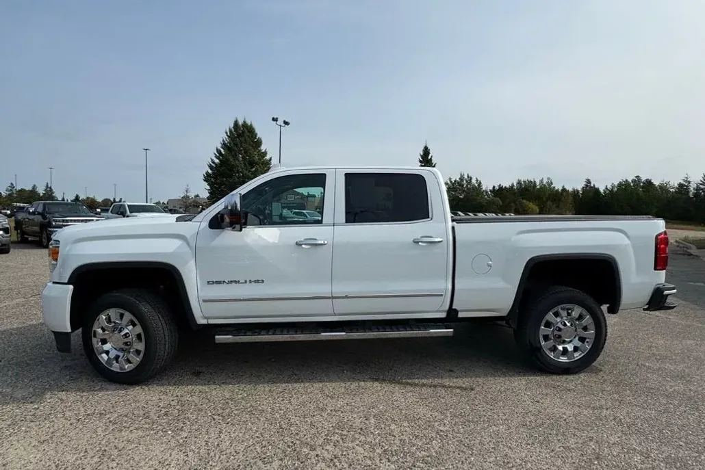 2018 Gmc Sierra 2500 HD Denali photo 1