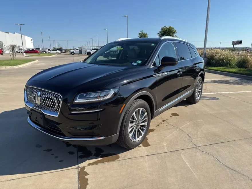 2023 Lincoln Nautilus Standard photo 1