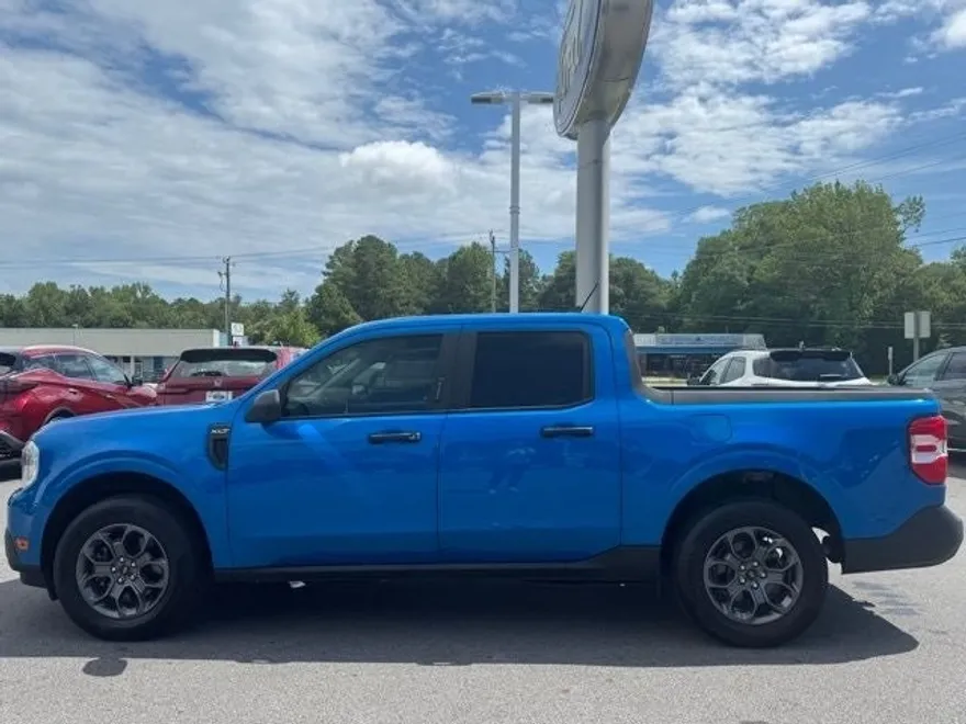 2022 Ford Maverick XLT photo 1