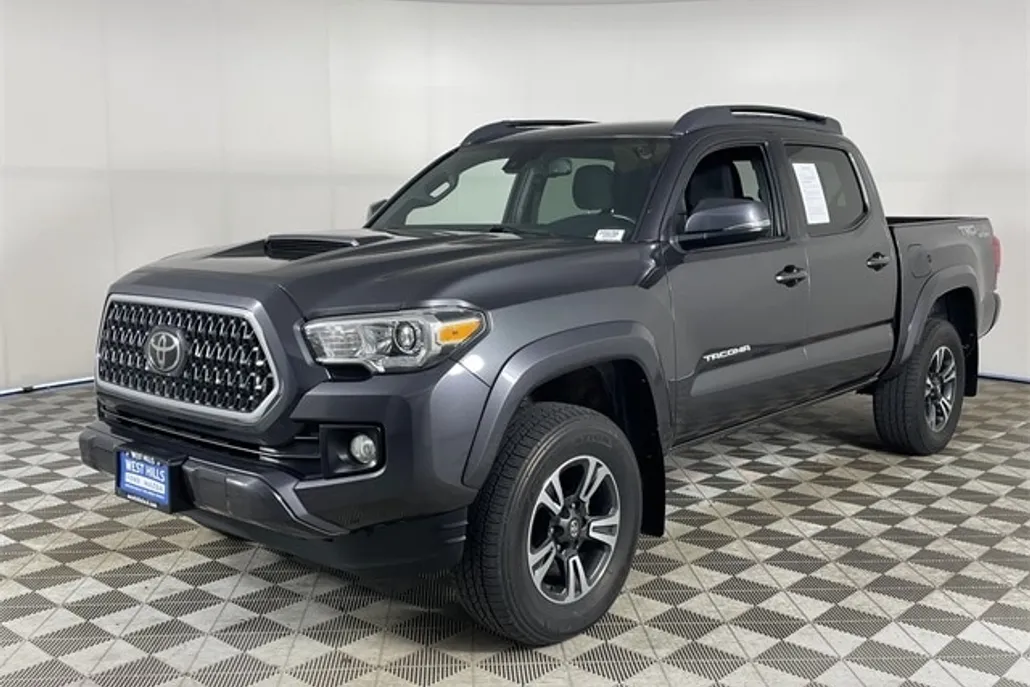 2019 Toyota Tacoma TRD Sport V6 photo 1