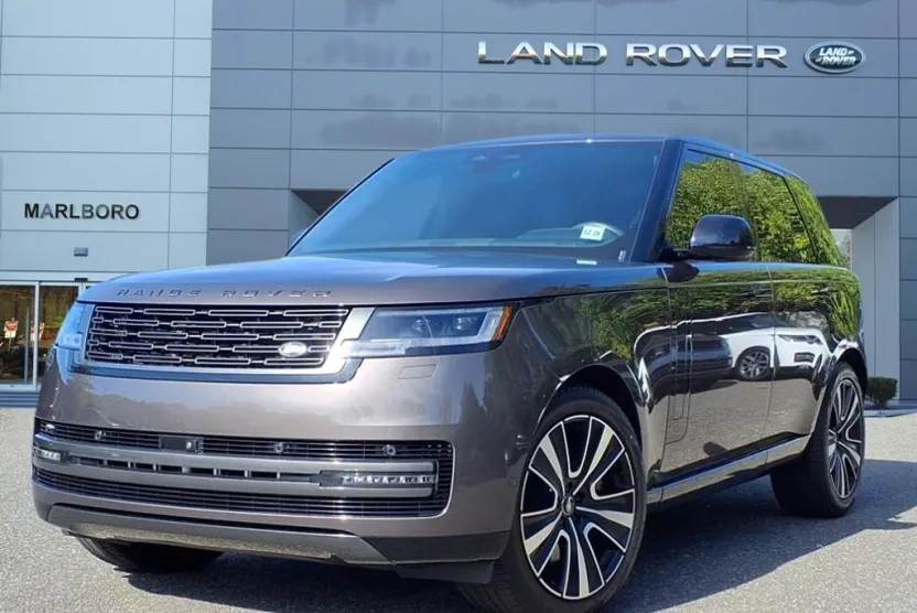 2024 Land Rover Range Rover SE photo 1