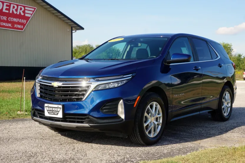 2022 Chevrolet Equinox LT photo 1