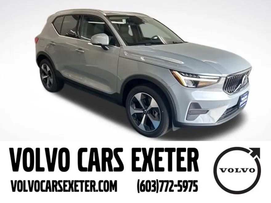 2025 Volvo XC40 Core photo 1