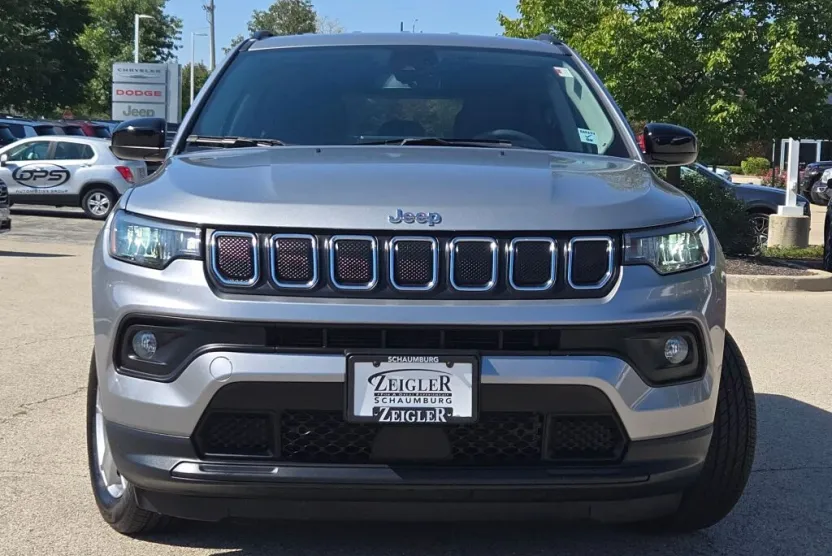 2022 Jeep Compass Latitude photo 1