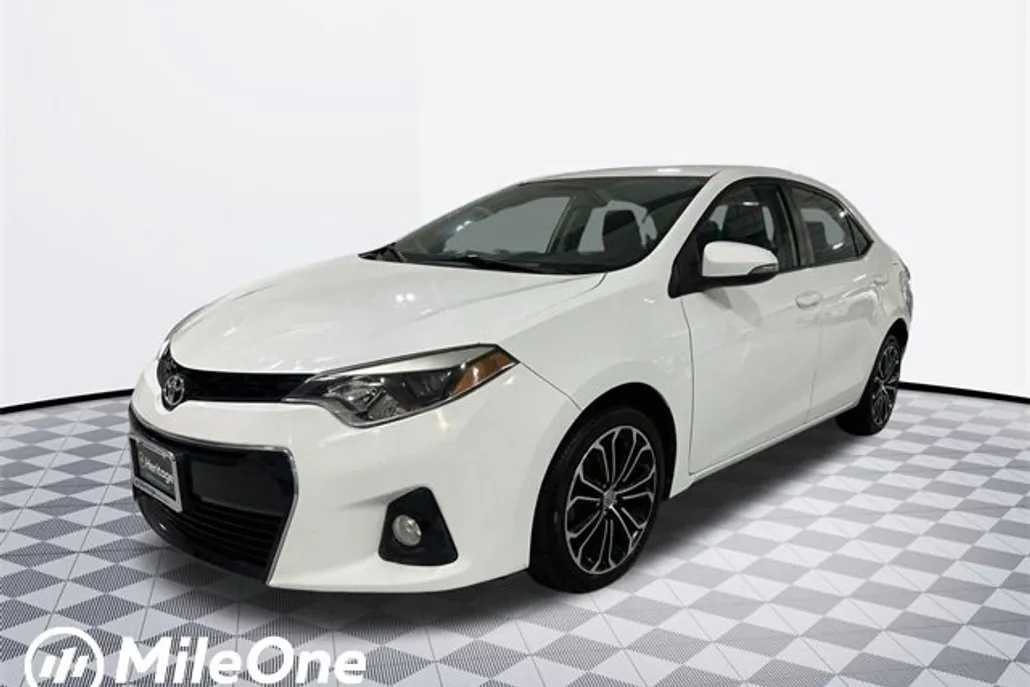2015 Toyota Corolla Plus photo 1