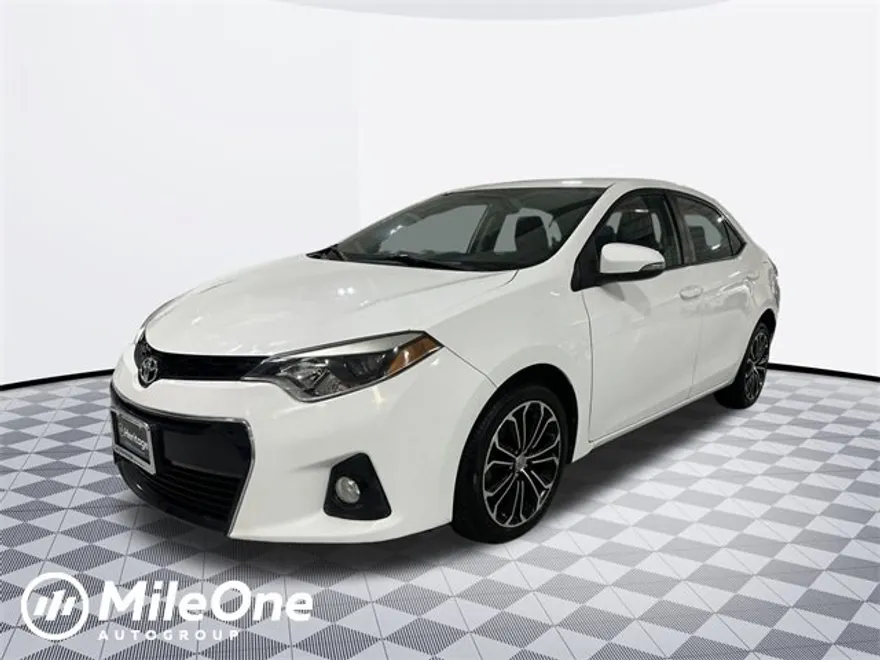 2015 Toyota Corolla Plus photo 1