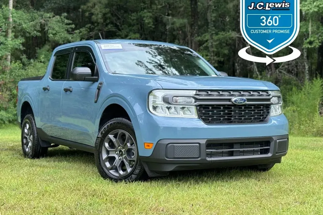 2022 Ford Maverick XLT photo 1