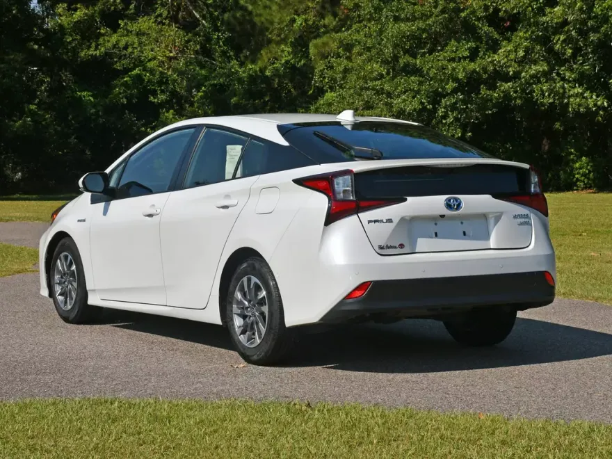 2022 Toyota Prius Limited photo 1