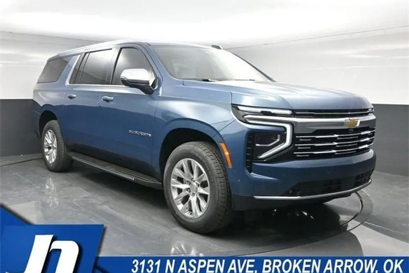 2025 Chevrolet Suburban Premier photo 1