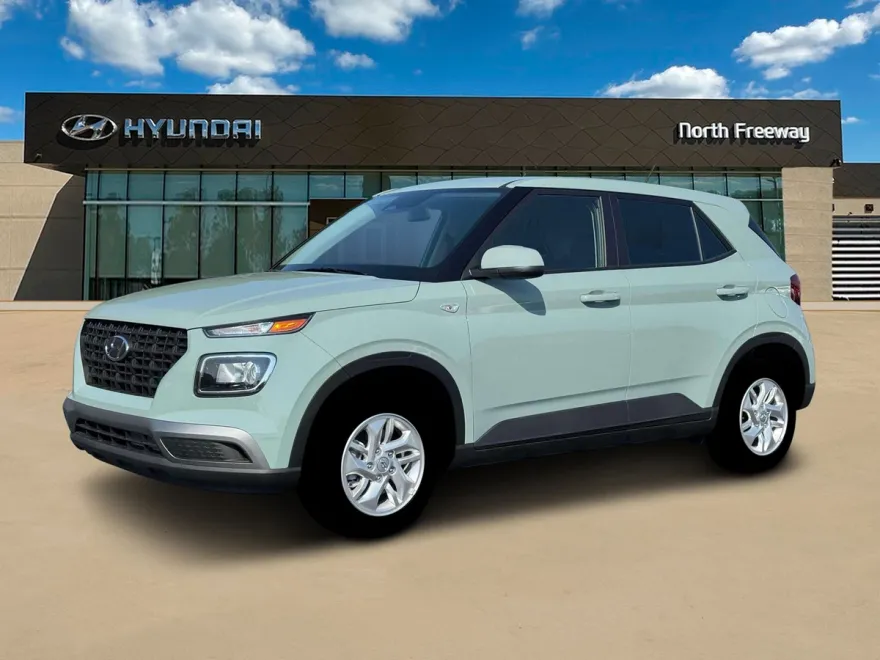 2025 Hyundai Venue SE photo 1