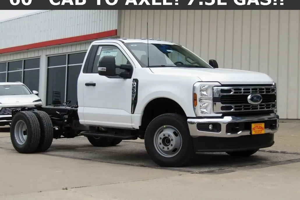 2025 Ford F-350 photo 1