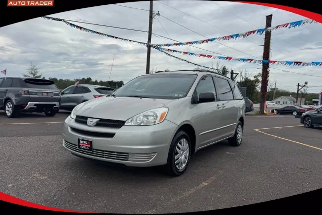 2005 Toyota Sienna LE photo 1