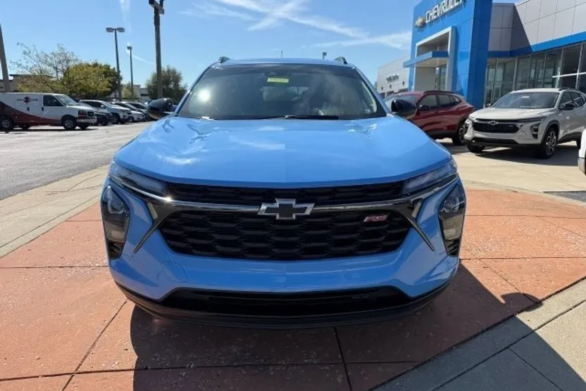 2024 Chevrolet Trax photo 1