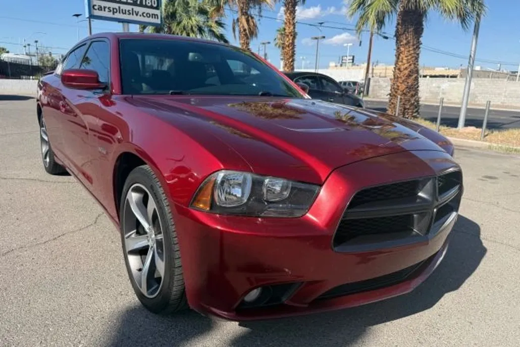 2014 Dodge Charger SXT photo 1