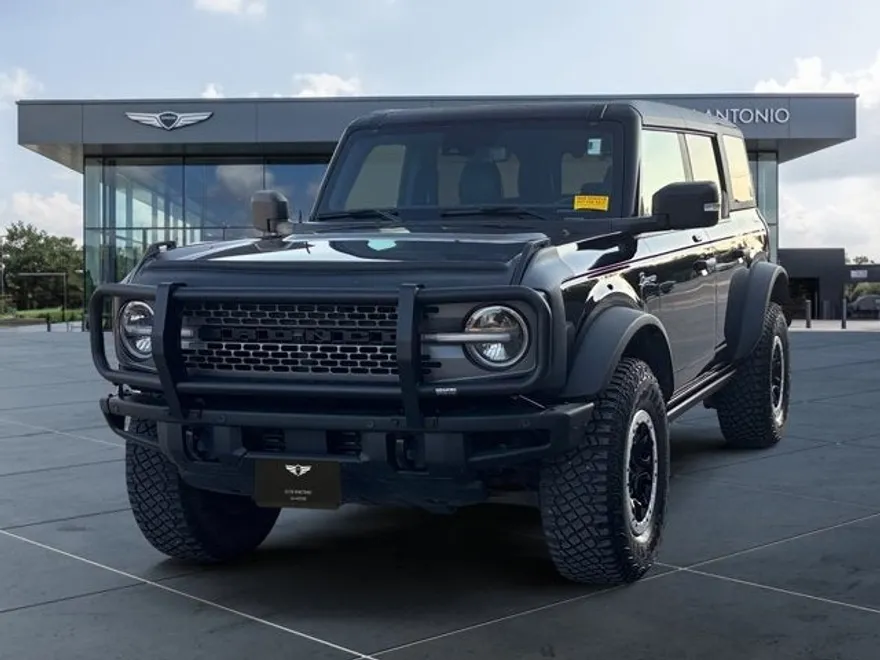 2023 Ford Bronco Badlands photo 1