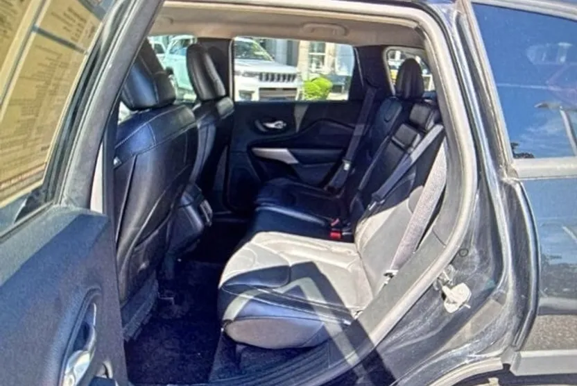 2018 Jeep Cherokee Limited photo 1