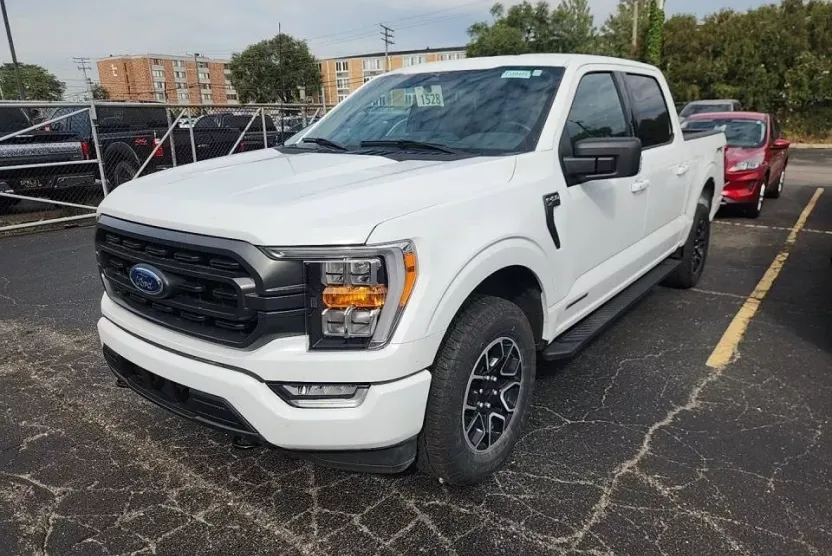 2023 Ford F-150 XLT photo 1