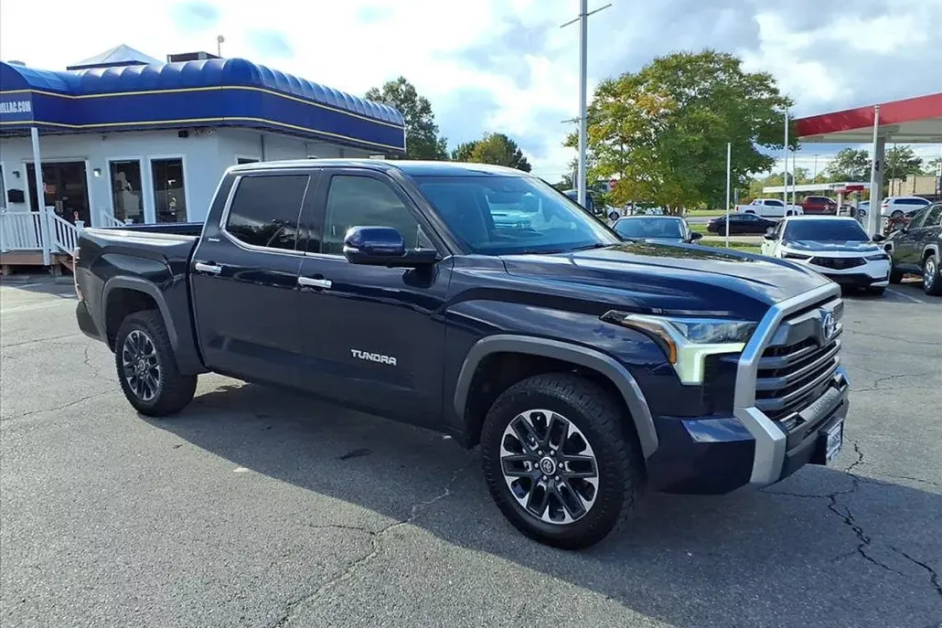 2023 Toyota Tundra Limited photo 1