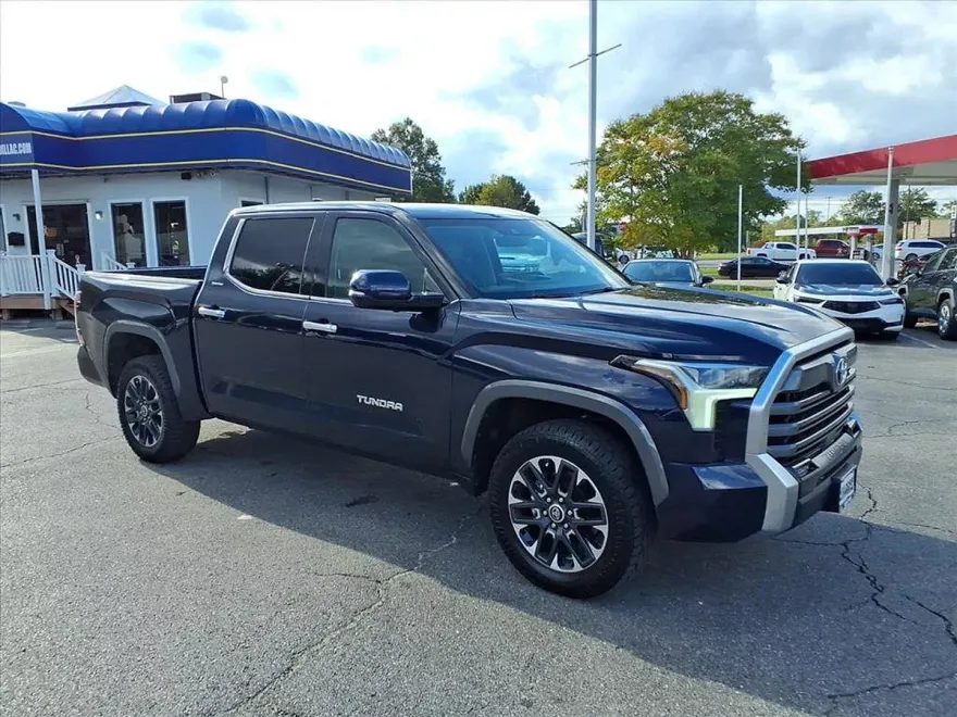 2023 Toyota Tundra Limited photo 1