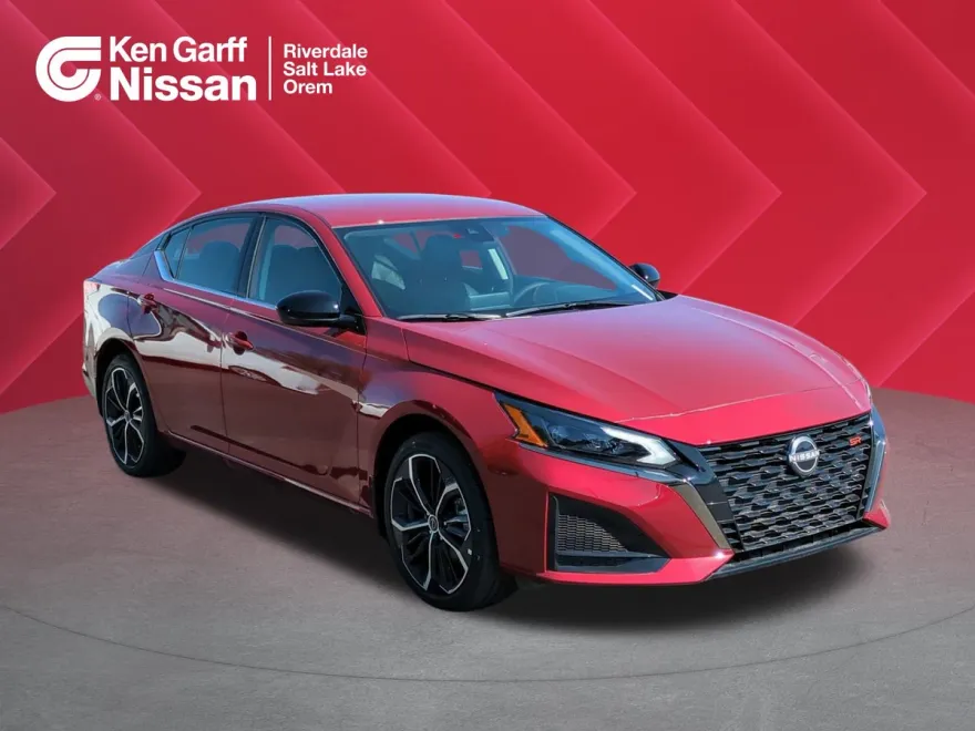 2025 Nissan Altima 2.5 SR photo 1
