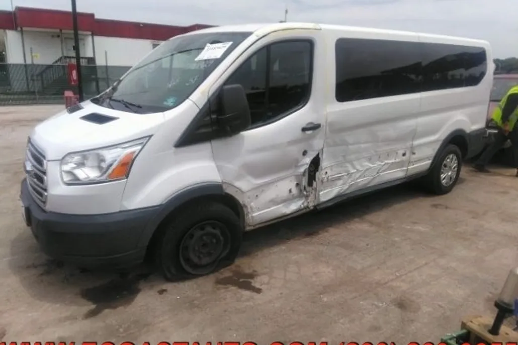 2015 Ford Transit Van XLT photo 1