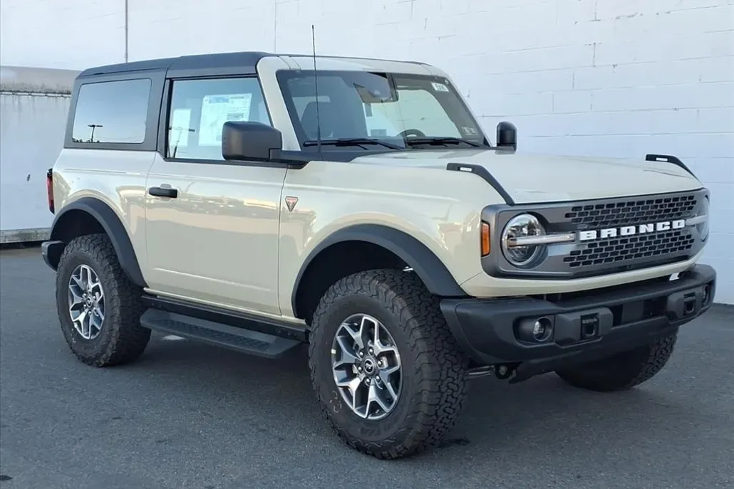 2025 Ford Bronco Badlands photo 1