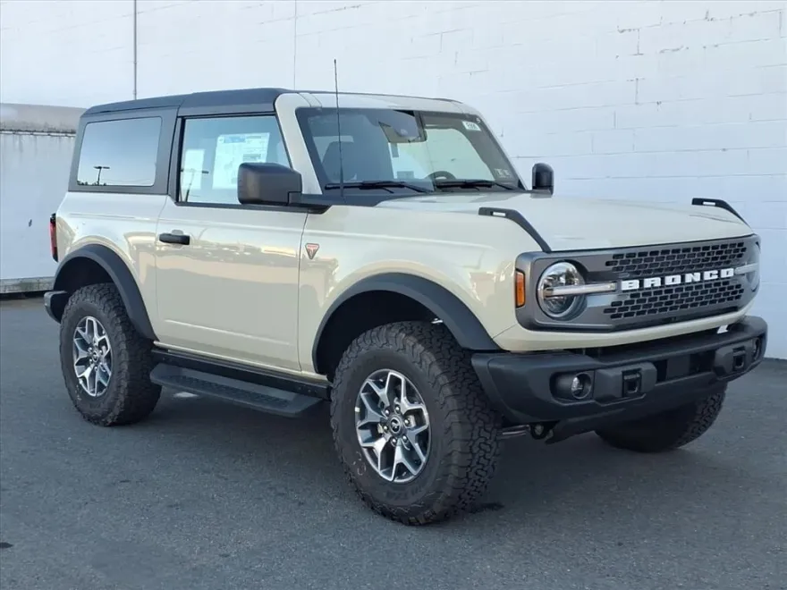 2025 Ford Bronco Badlands photo 1