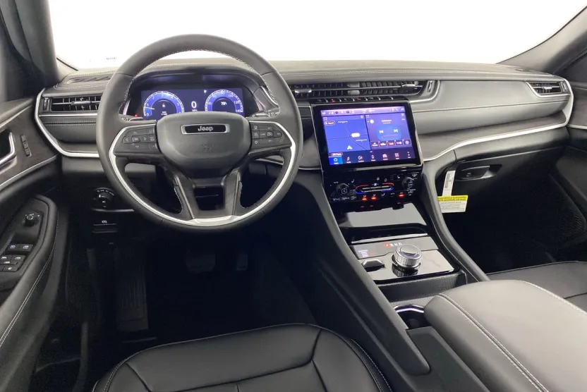 2025 Jeep Grand Cherokee Limited photo 1