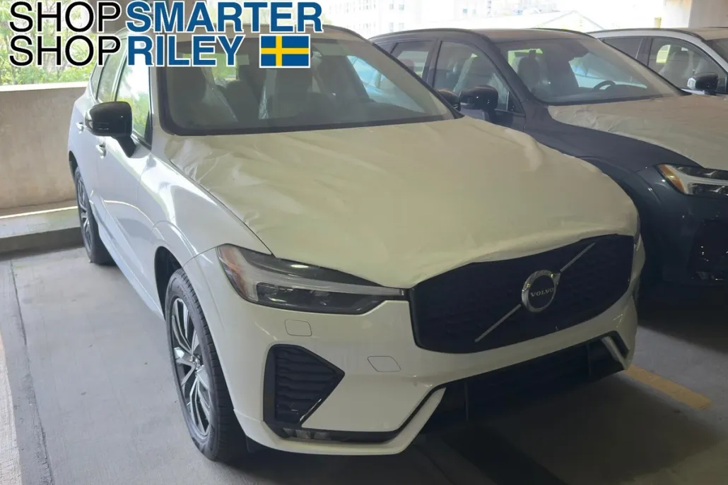 2025 Volvo XC60 B5 Core photo 1