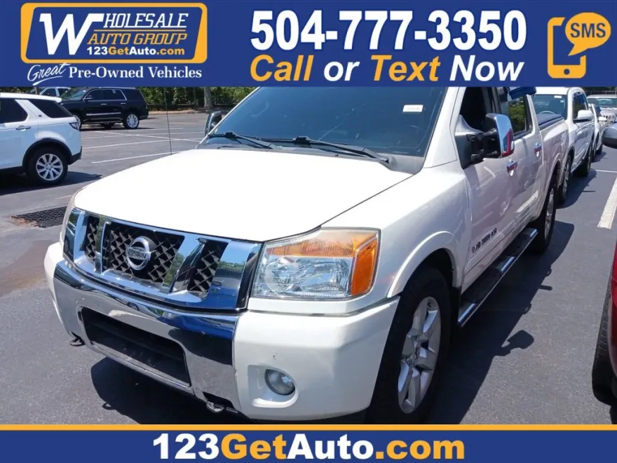 2013 Nissan Titan SL photo 1