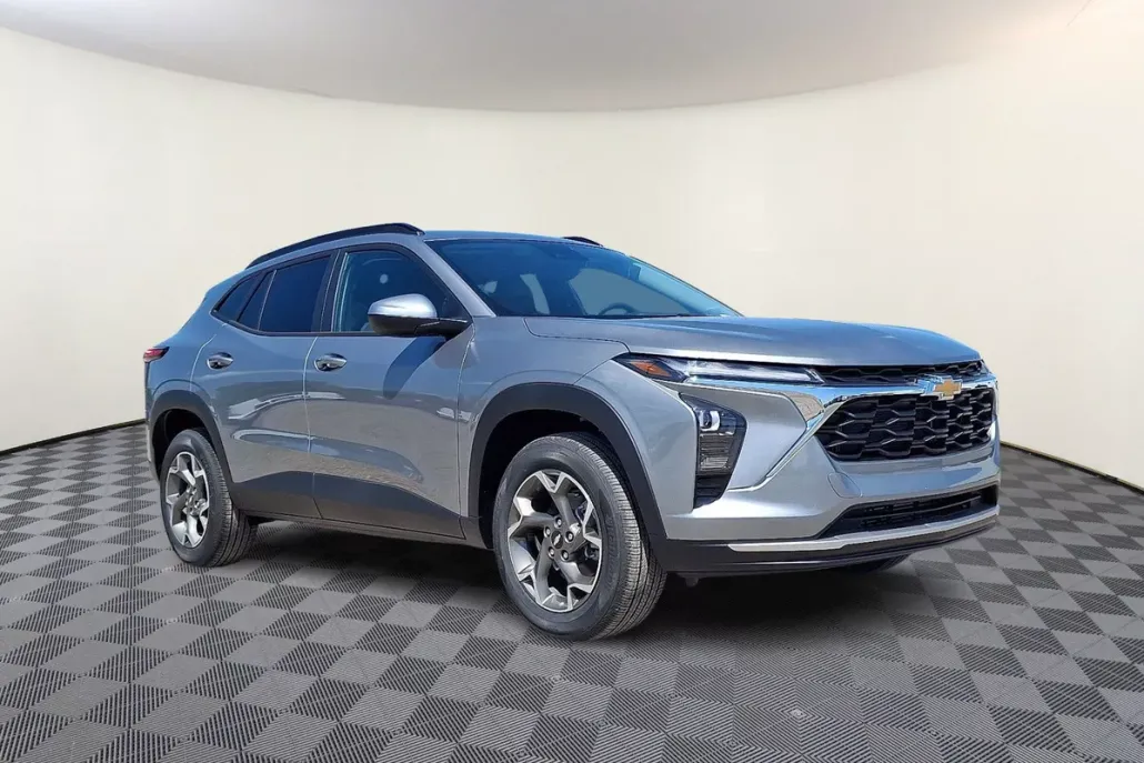 2025 Chevrolet Trax LT photo 1