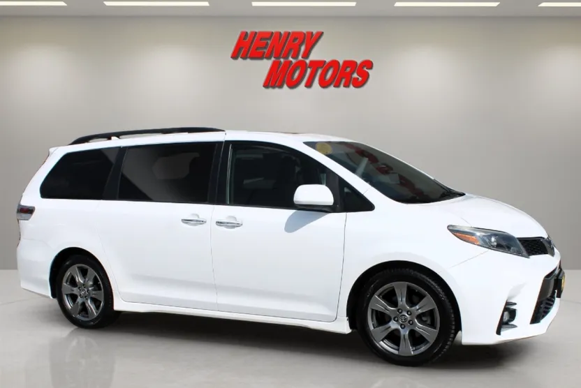 2019 Toyota Sienna SE Premium photo 1