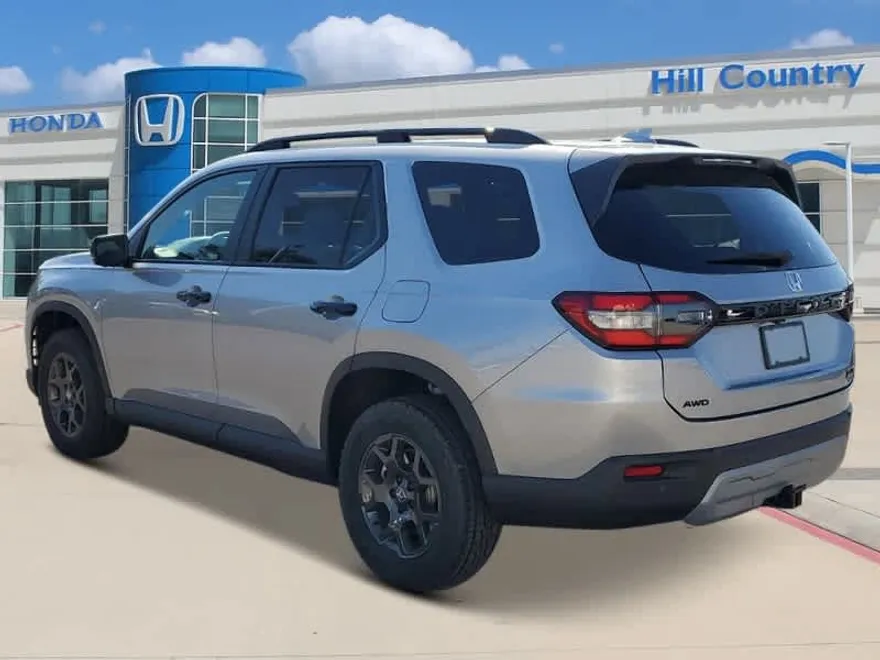 2025 Honda Pilot TrailSport photo 1
