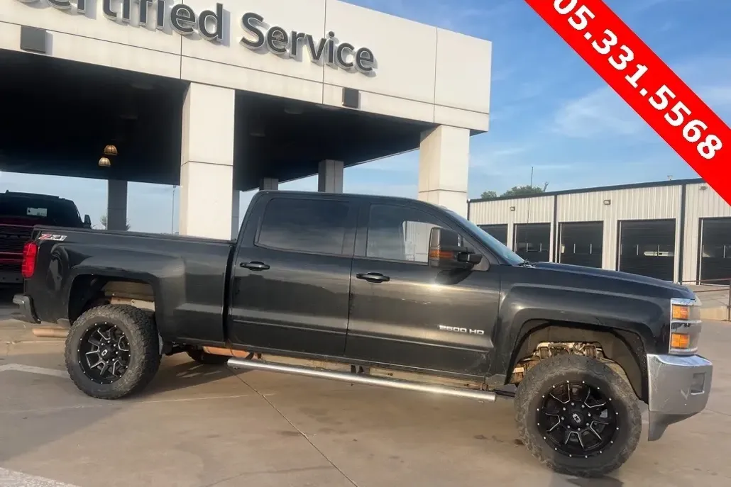 2015 Chevrolet Silverado 2500HD LT photo 1