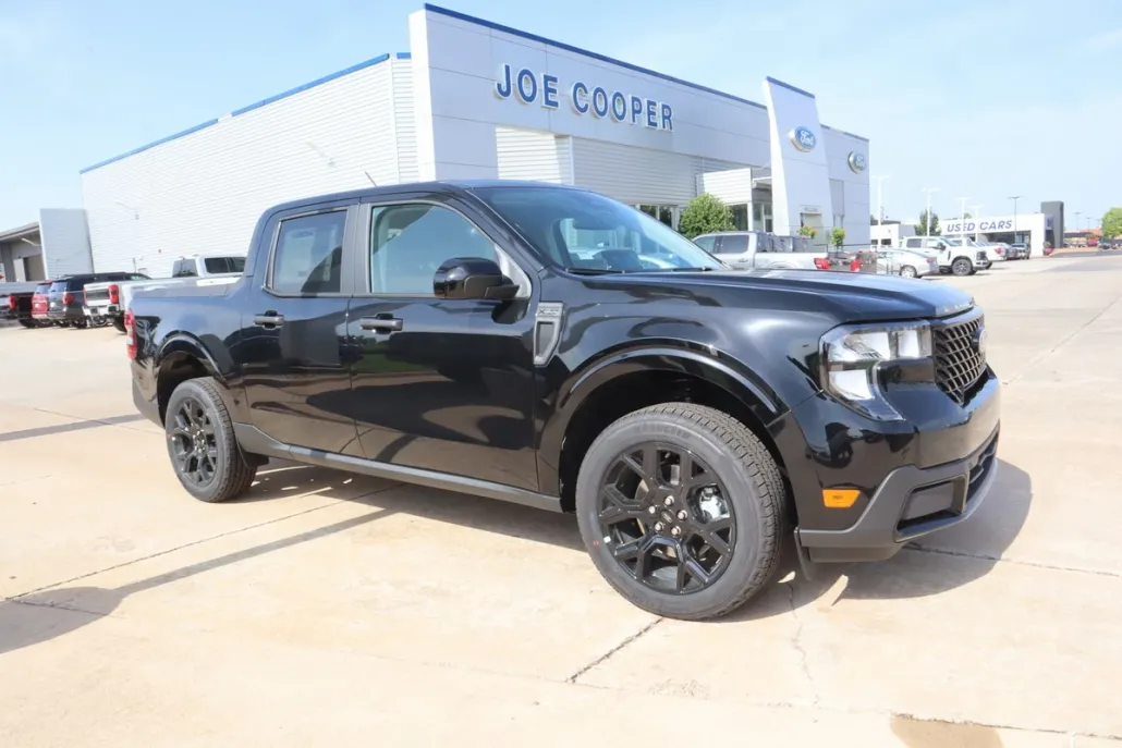 2025 Ford Maverick XLT photo 1