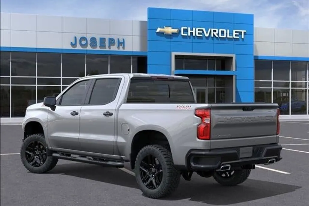 2026 Chevrolet Silverado Trail Boss LT photo 1