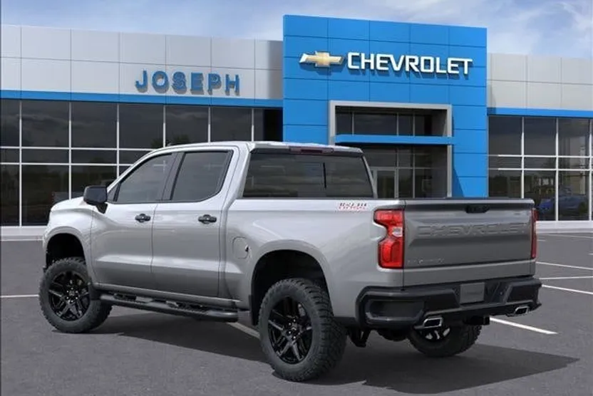 2026 Chevrolet Silverado Trail Boss LT photo 1