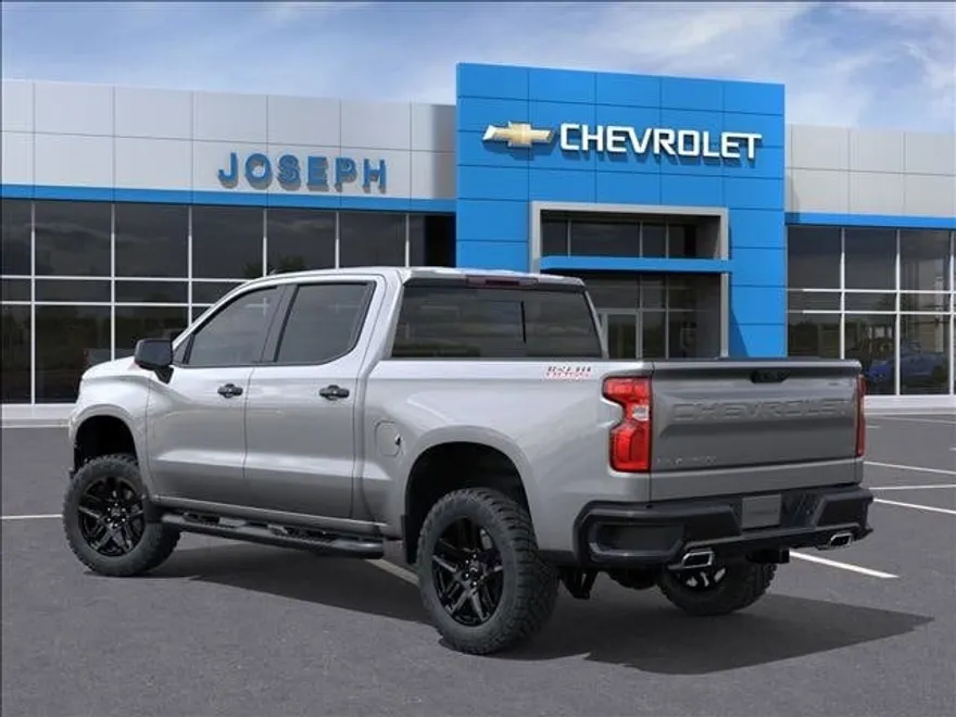 2026 Chevrolet Silverado Trail Boss LT photo 1