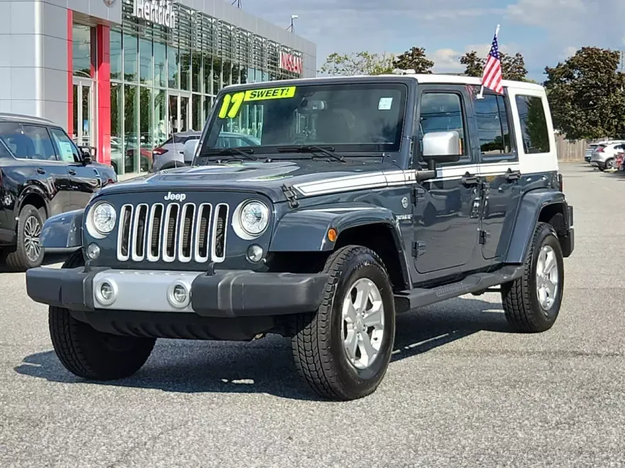 2017 Jeep Wrangler Unlimited Chief photo 1