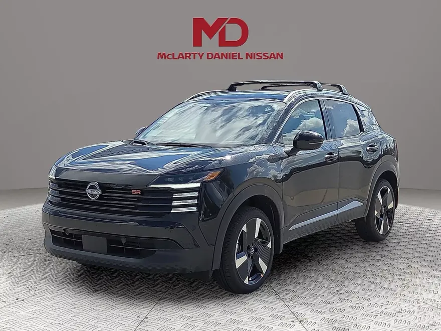 2026 Nissan Kicks SR photo 1